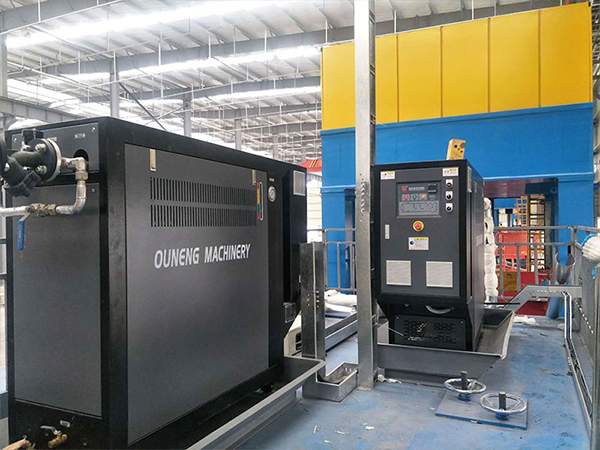 隔熱墊成型模溫機(jī)，為汽車內(nèi)飾件提供控溫解決方案